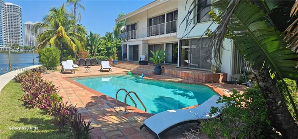 $10,700,000 | 363 Centre Island, Golden Beach, FL 33160
