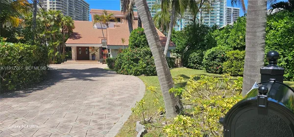 $10,700,000 | 363 Centre Island, Golden Beach, FL 33160