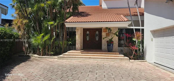 $10,700,000 | 363 Centre Island, Golden Beach, FL 33160