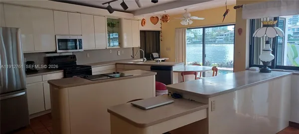 $10,700,000 | 363 Centre Island, Golden Beach, FL 33160