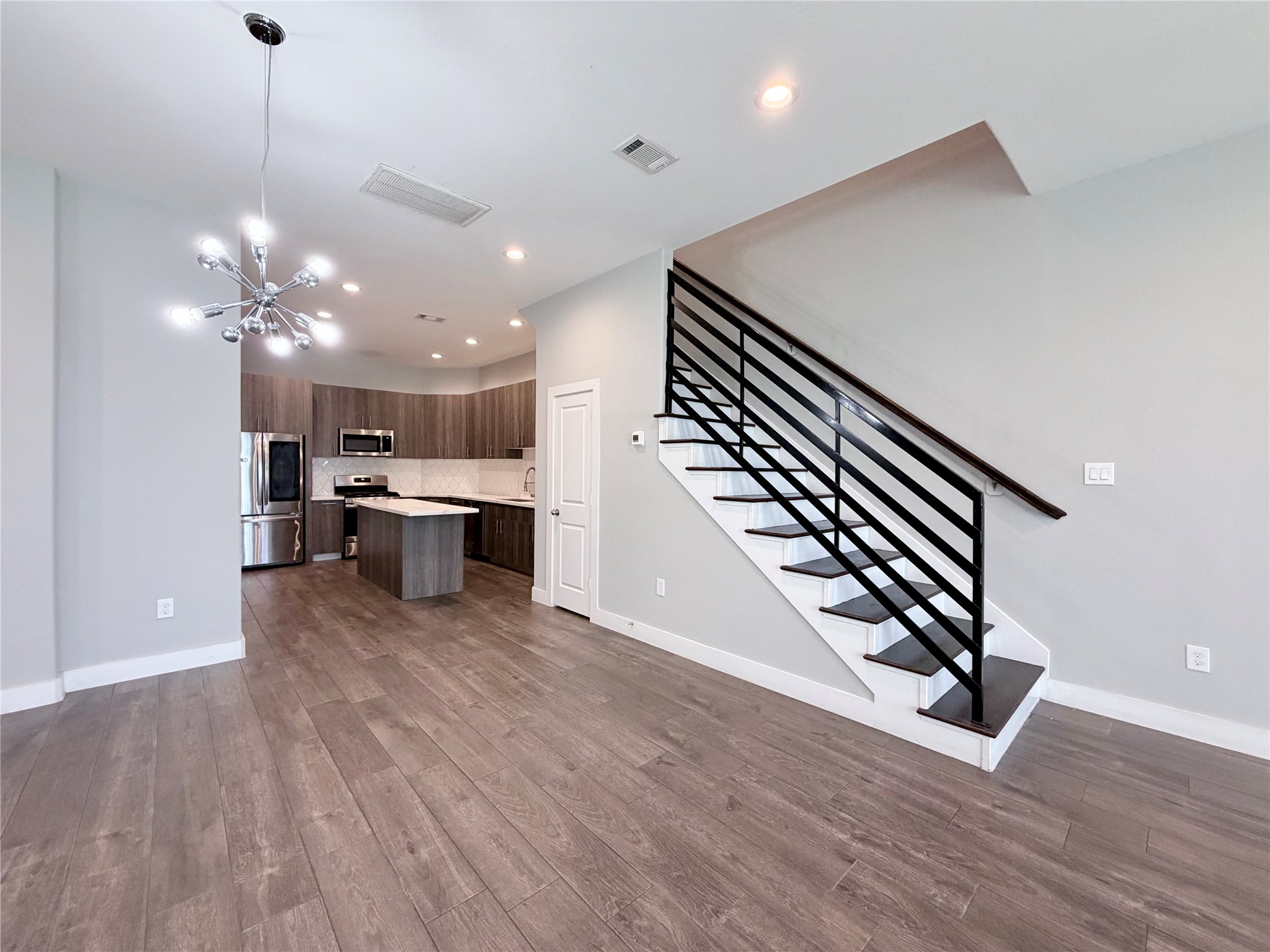 8404 Safeguard Street Houston, TX 77051 - Photo 8 of 25