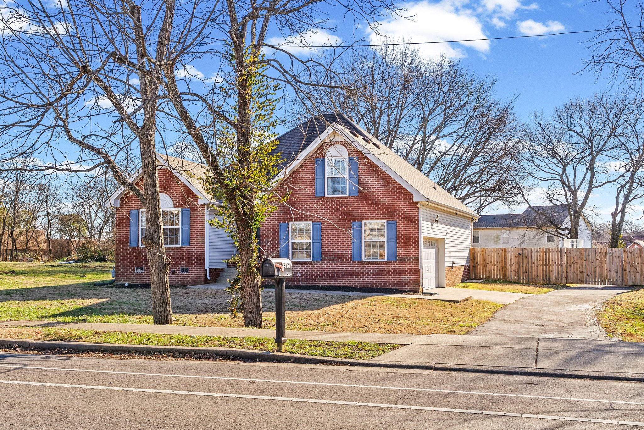 213 Walton Lane Madison, TN 37115 - Photo 2 of 33
