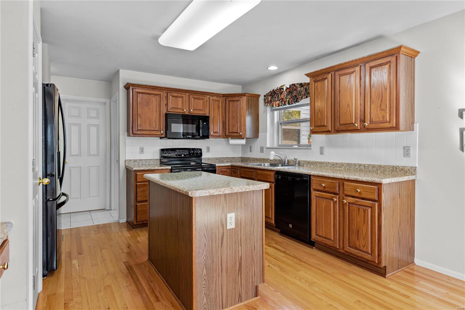 5540 Kerth Road St. Louis, MO 63128 - Photo 16 of 34 Gallery Image 16
