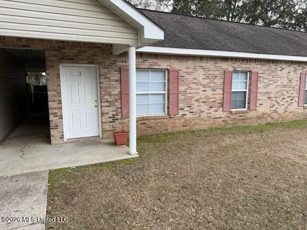 $900 | 19023 Pineville Road, Unit 3, Long Beach, MS 39560