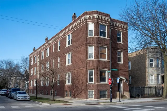 $399,000 | 2300 North Kimball Avenue, Unit 1, Chicago, IL 60647