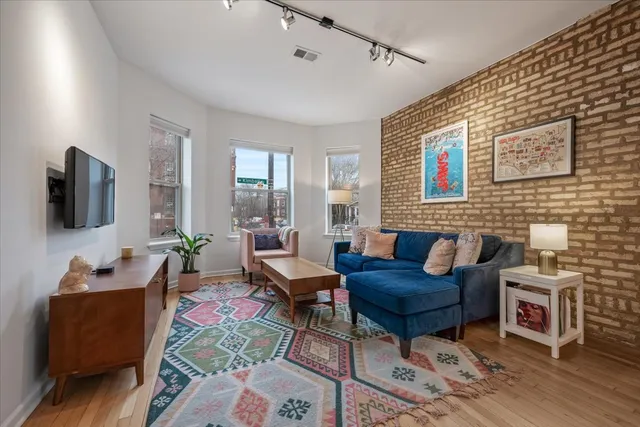 $399,000 | 2300 North Kimball Avenue, Unit 1, Chicago, IL 60647