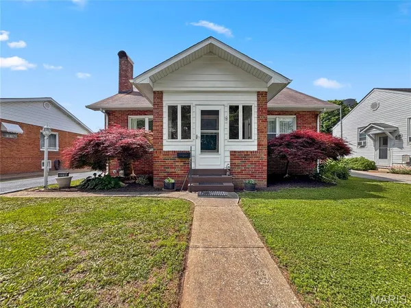 $179,950 | 2330 Lynch Avenue, Granite City, IL 62040
