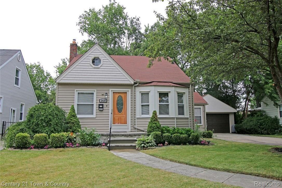 2020 Harvard Road Berkley, MI 48072 - Photo 1 of 45 1) Front.jpg