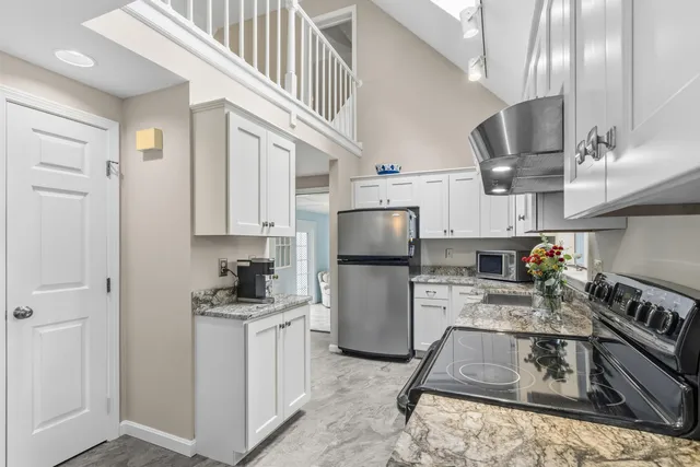 $749,000 | 2 Bunker Hill Terrace, Scarborough, ME 04074