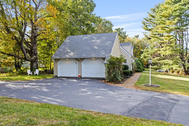 $749,000 | 2 Bunker Hill Terrace, Scarborough, ME 04074