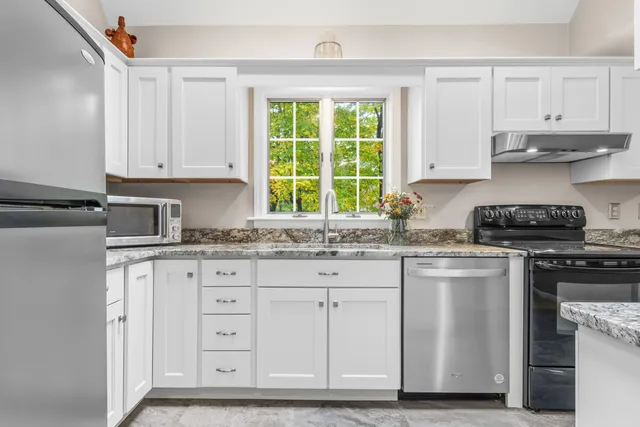 $749,000 | 2 Bunker Hill Terrace, Scarborough, ME 04074