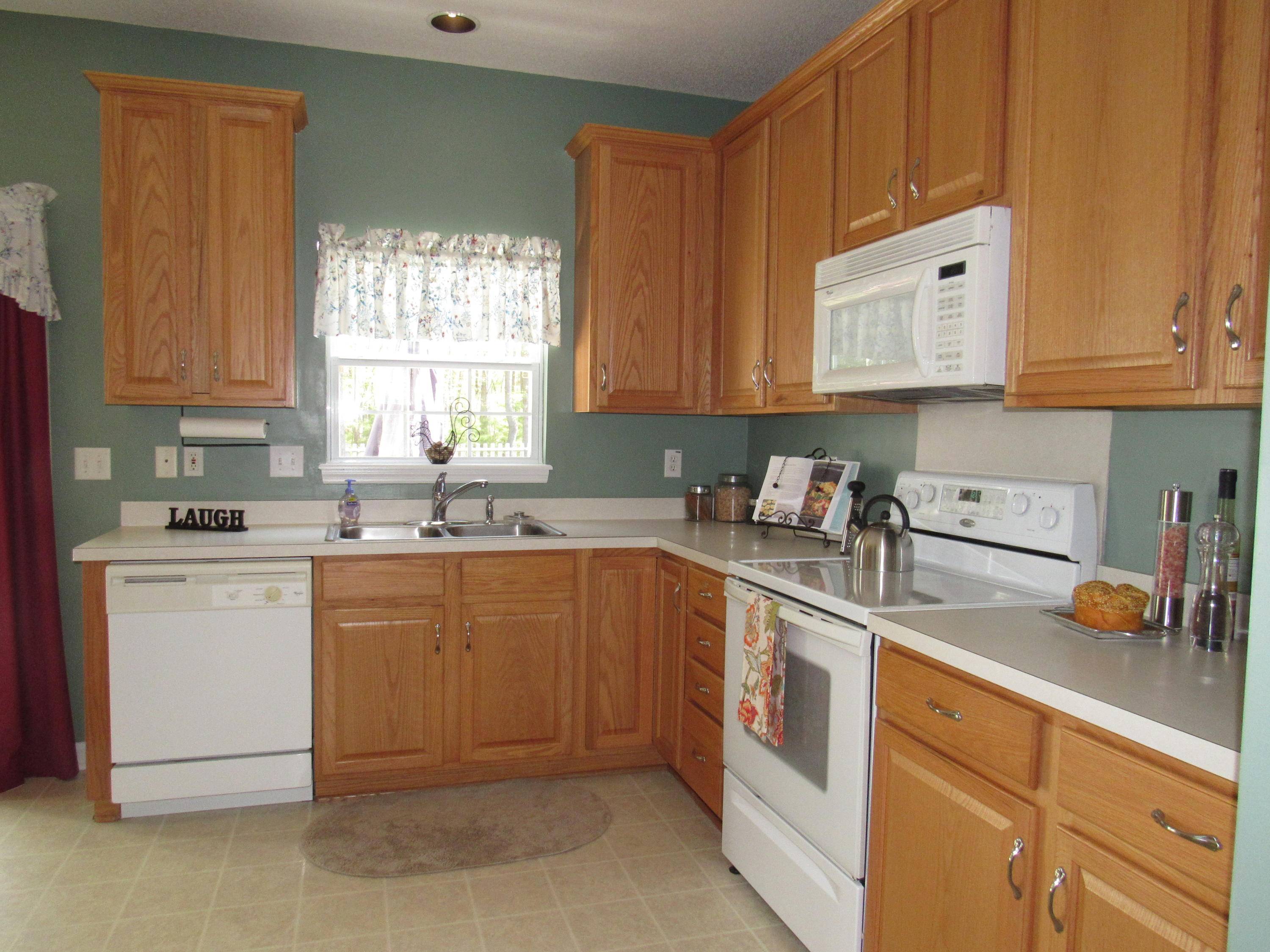 115 Oakbluff Road Summerville, SC 29485 - Photo 16 of 35 Tall Cabints & Good Work Space