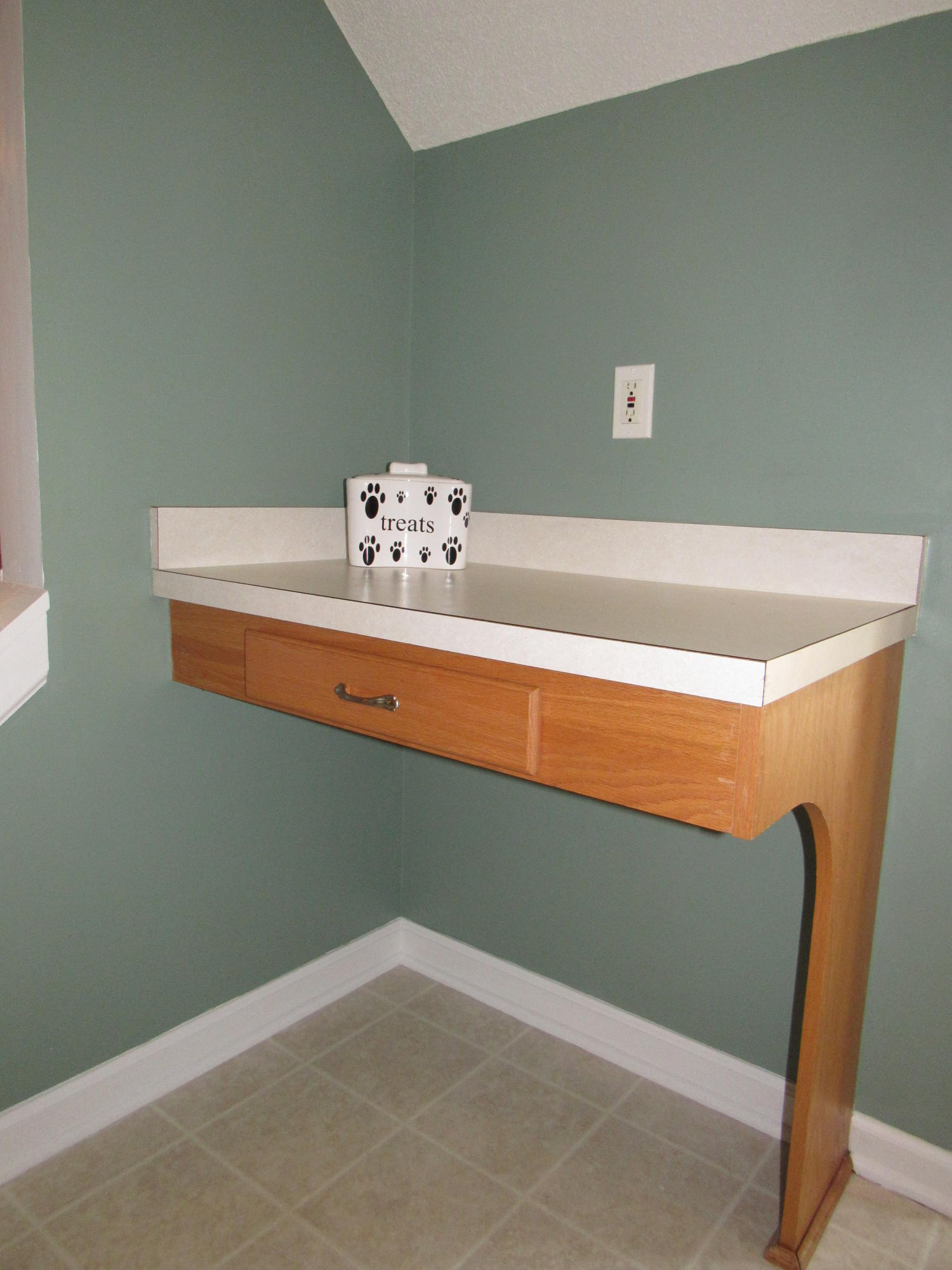 115 Oakbluff Road Summerville, SC 29485 - Photo 19 of 35 Desk