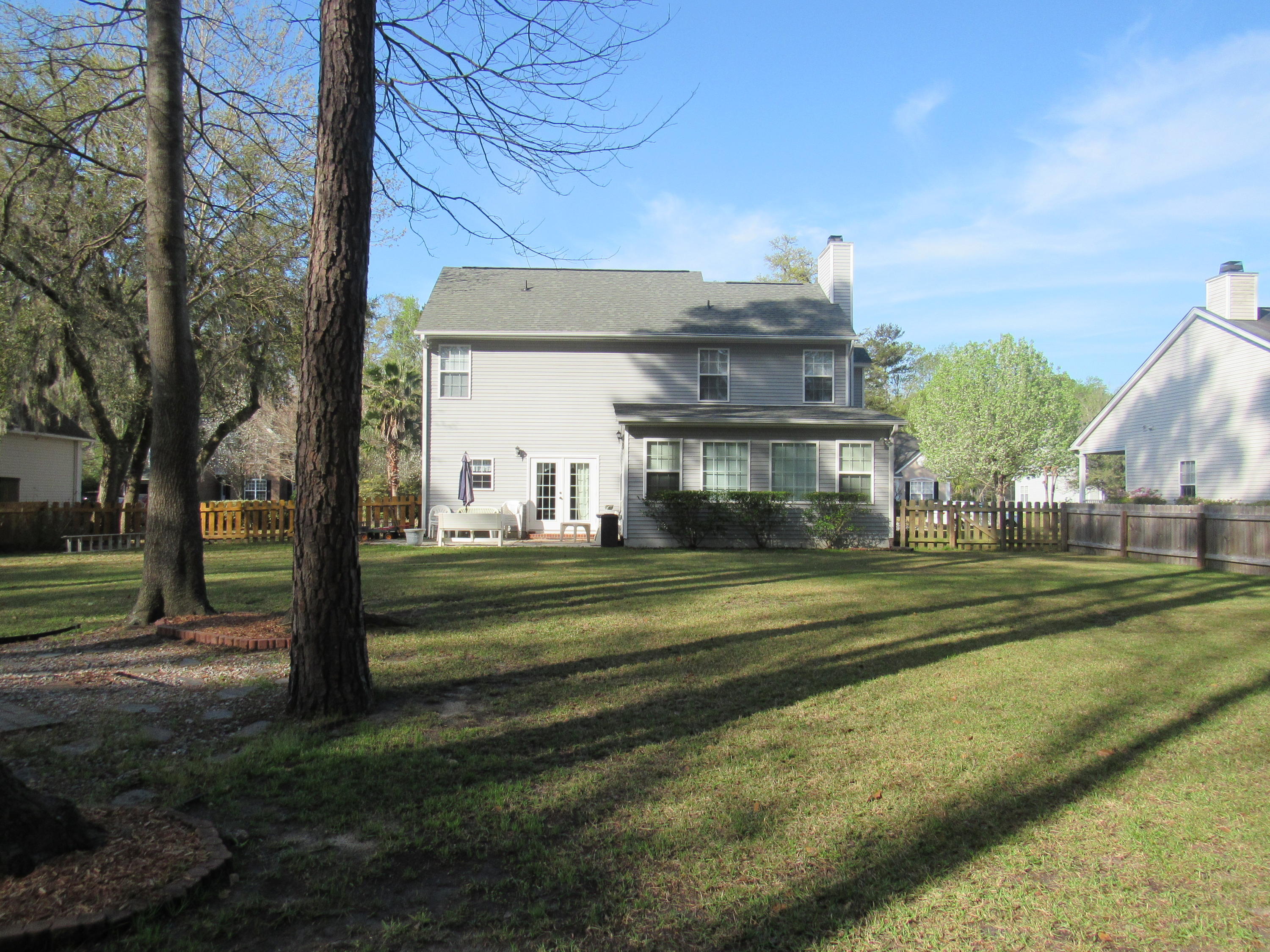 115 Oakbluff Road Summerville, SC 29485 - Photo 9 of 35 Relax and Play...