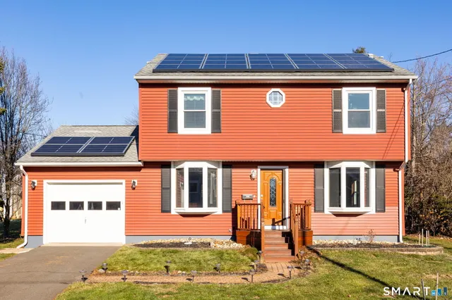 $389,900 | 15 Wolcott Street, Southington, CT 06489