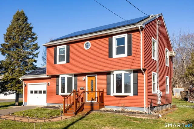 $389,900 | 15 Wolcott Street, Southington, CT 06489