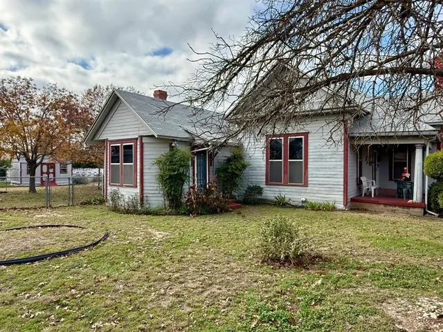 $195,000 | 802 East Main Street, Hamilton, TX 76531