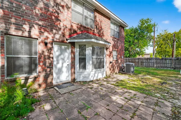 $2,350 | 8366 Golf Green Circle, Houston, TX 77036