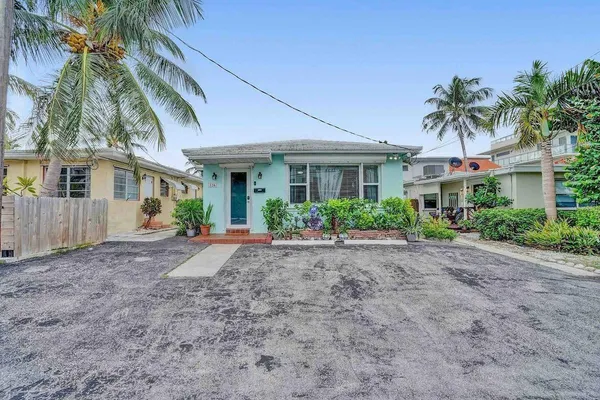 $6,400 | 326 Walnut Street, Hollywood, FL 33019