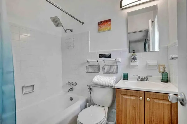 $6,400 | 326 Walnut Street, Hollywood, FL 33019