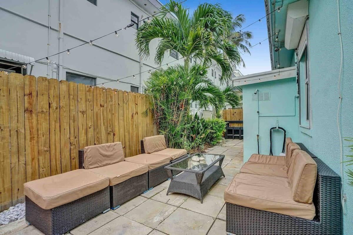326 Walnut Street Hollywood, FL 33019 - Photo 16 of 18 Photo 16