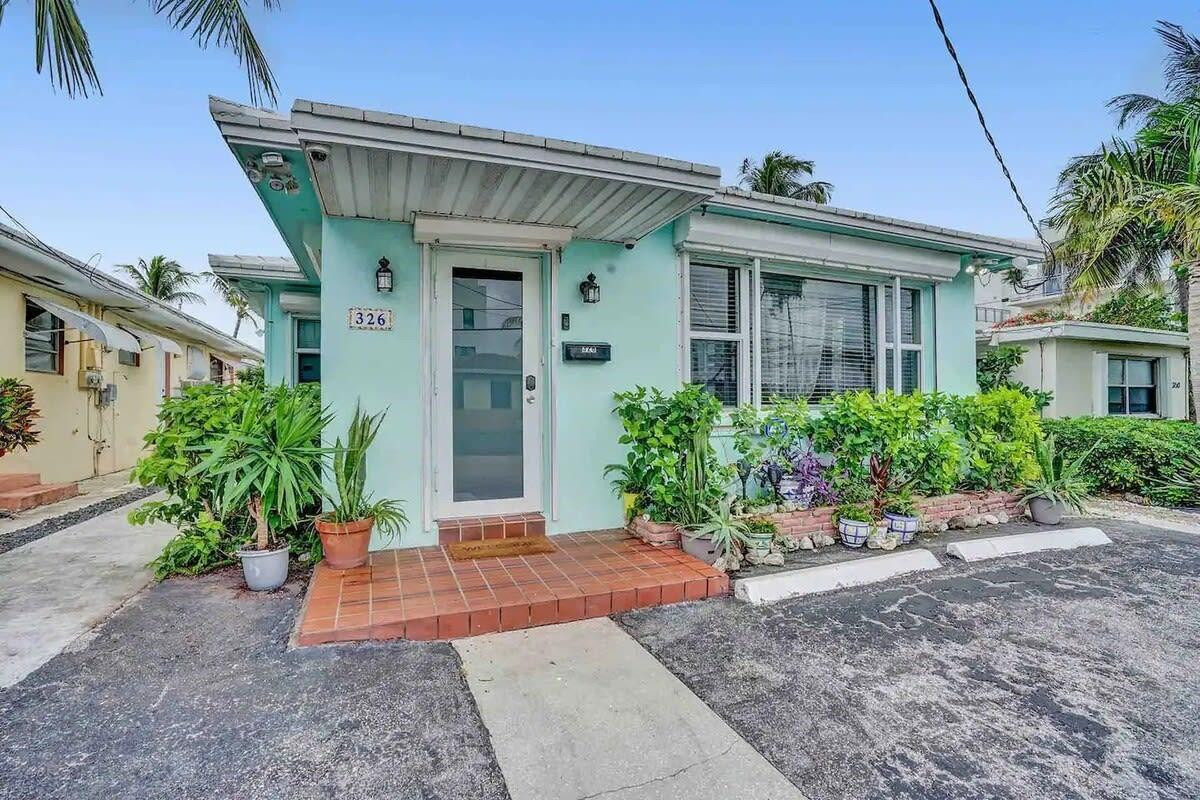 326 Walnut Street Hollywood, FL 33019 - Photo 18 of 18 Photo 18