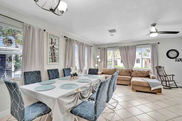 $6,400 | 326 Walnut Street, Hollywood, FL 33019