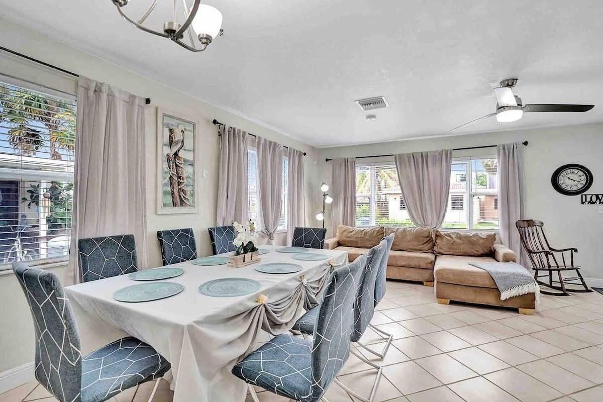 326 Walnut Street Hollywood, FL 33019 - Photo 4 of 18 Photo 4