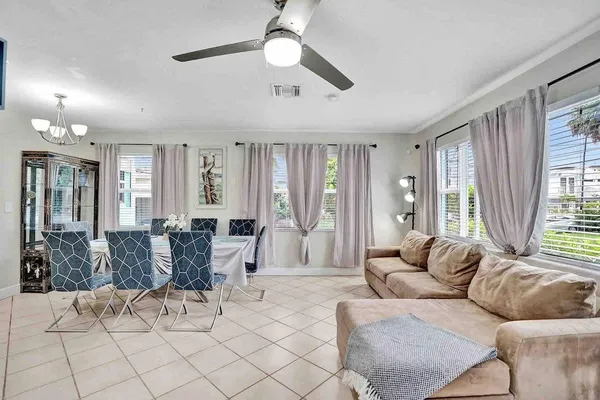 $6,400 | 326 Walnut Street, Hollywood, FL 33019