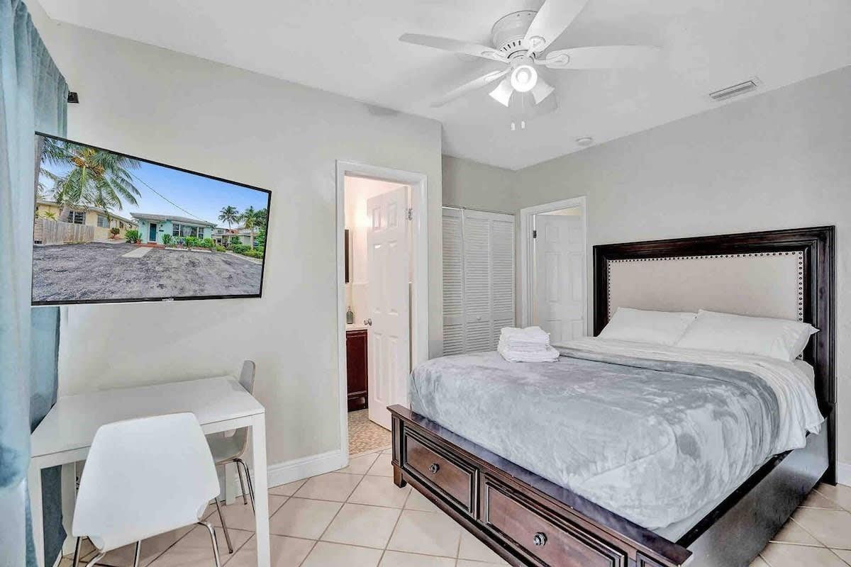 326 Walnut Street Hollywood, FL 33019 - Photo 10 of 18 Photo 10