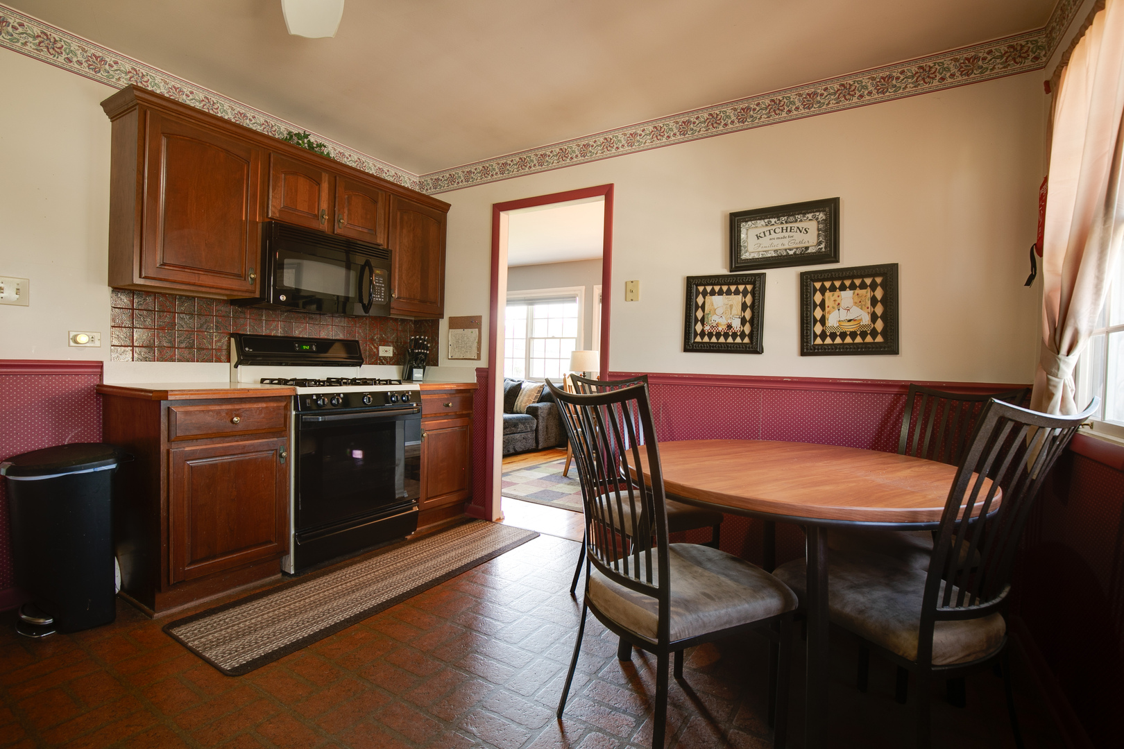21W137 Everest Road Lombard, IL 60148 - Photo 7 of 19