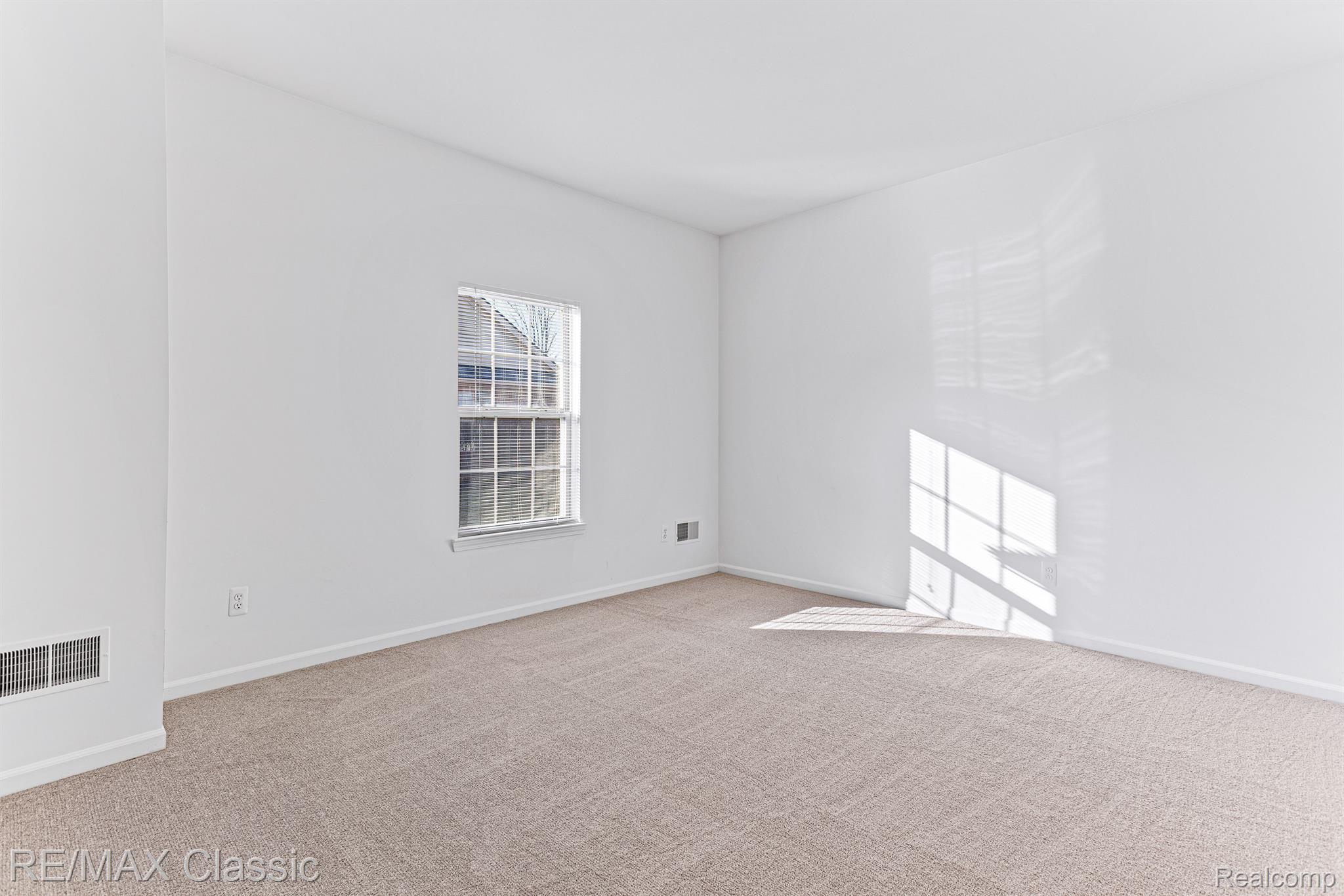 11748 Farmington Road Livonia, MI 48150 - Photo 11 of 24 Gallery Image 11