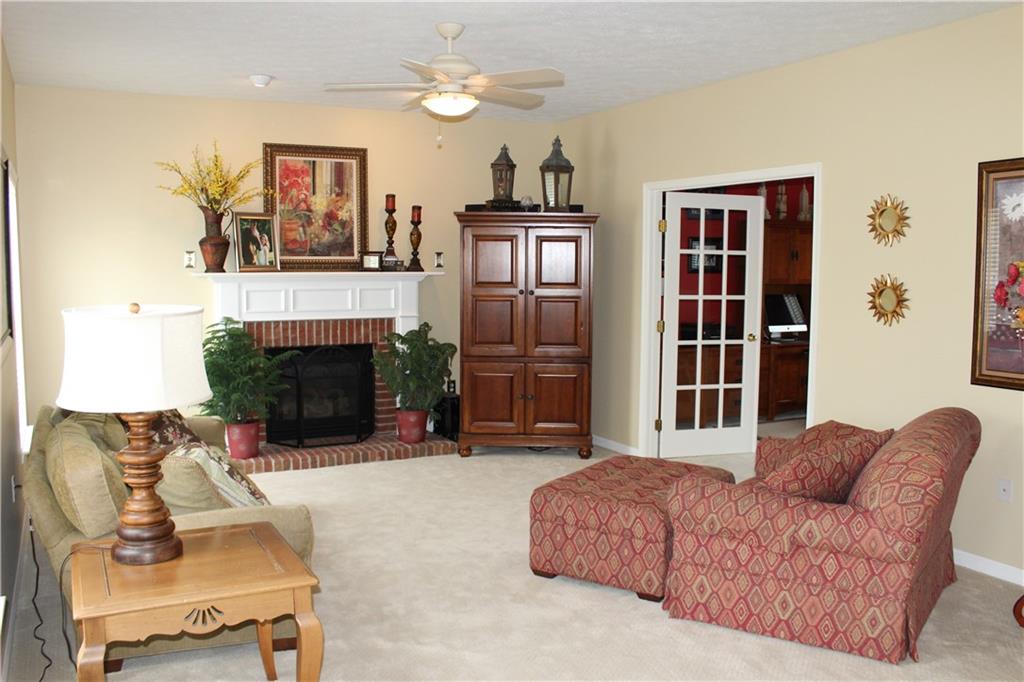 253 Field Club Circle McKees Rocks, PA 15136 - Photo 11 of 25