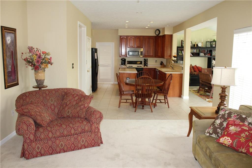 253 Field Club Circle McKees Rocks, PA 15136 - Photo 12 of 25