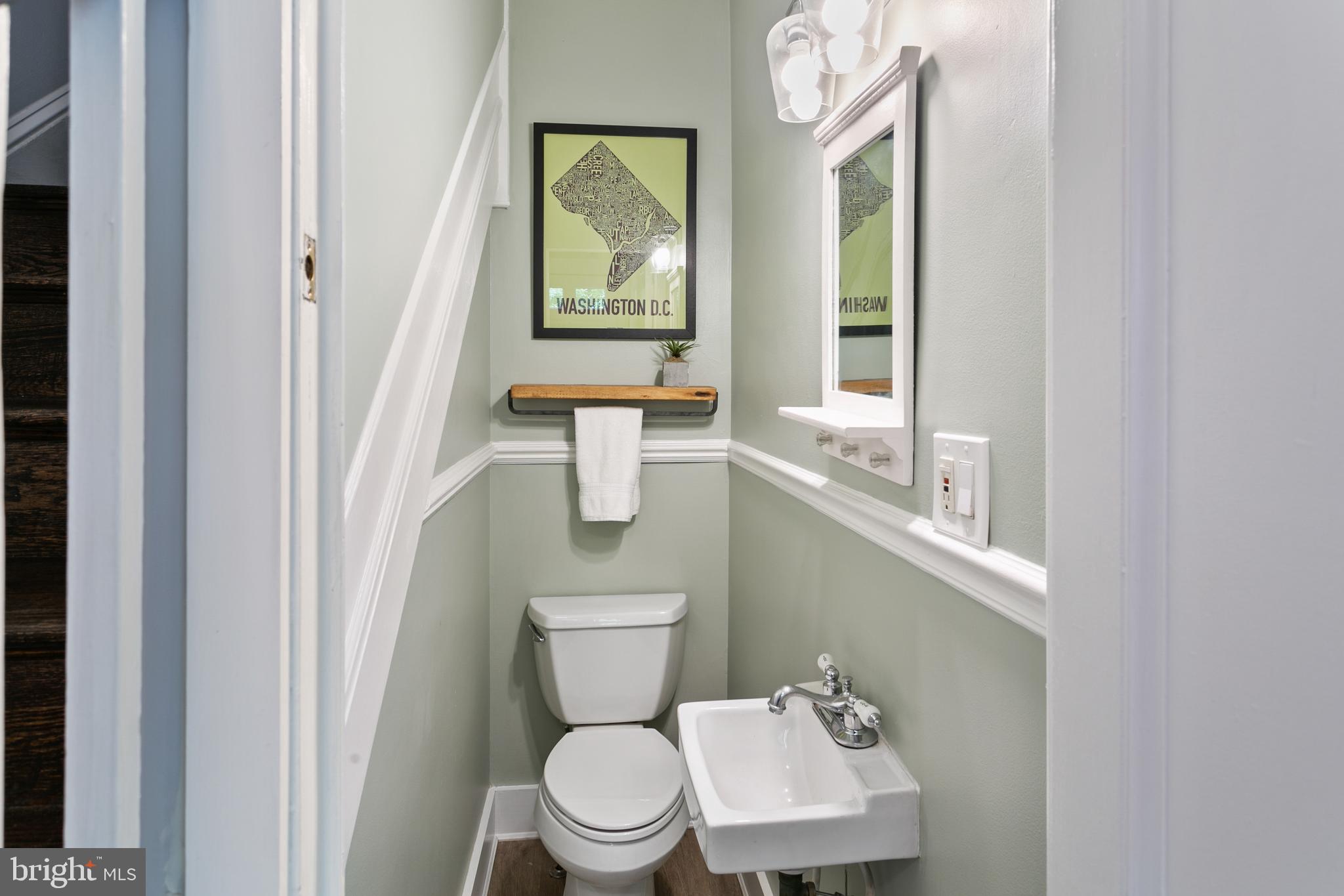 2424 Tunlaw Road Northwest Washington, DC 20007 - Photo 14 of 38 Gallery Image 14
