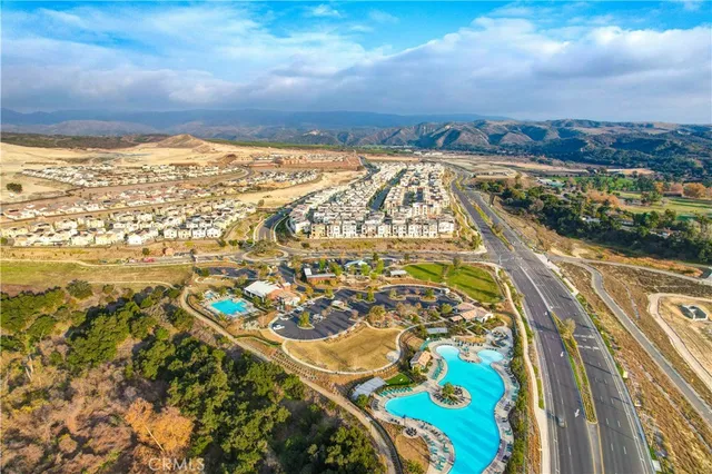 an outdoor view of a building