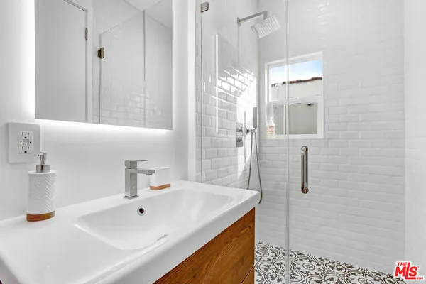 $5,500 | 434 North Ogden Drive, Unit 434 1/2, Los Angeles, CA 90036