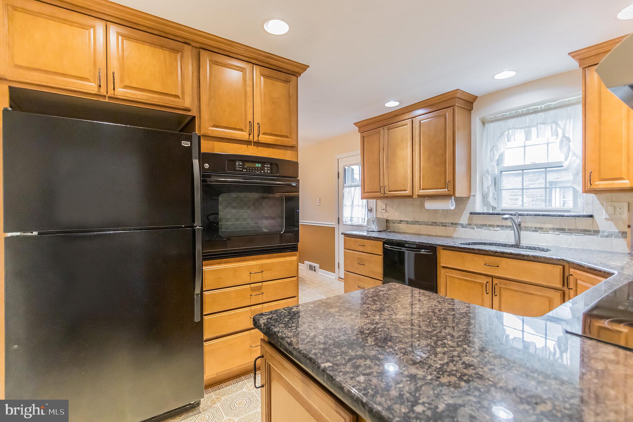 360 Lynbrooke Road Springfield, PA 19064 - Photo 9 of 28
