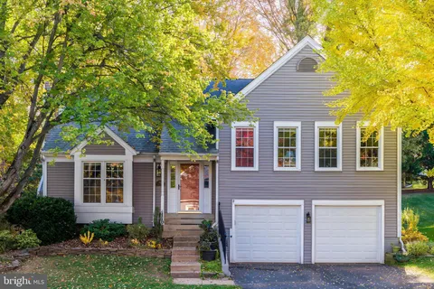 $825,000 | 3919 Bokel Drive, Chantilly, VA 20151