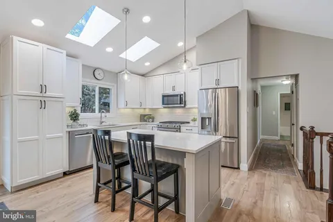 $825,000 | 3919 Bokel Drive, Chantilly, VA 20151