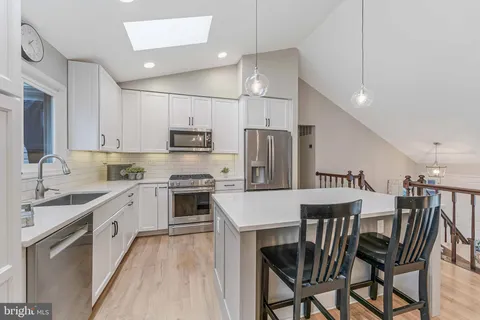 $825,000 | 3919 Bokel Drive, Chantilly, VA 20151