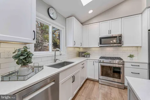 $825,000 | 3919 Bokel Drive, Chantilly, VA 20151