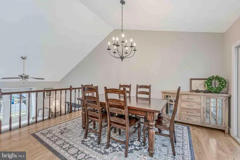 $825,000 | 3919 Bokel Drive, Chantilly, VA 20151