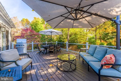 $825,000 | 3919 Bokel Drive, Chantilly, VA 20151