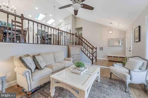 $825,000 | 3919 Bokel Drive, Chantilly, VA 20151