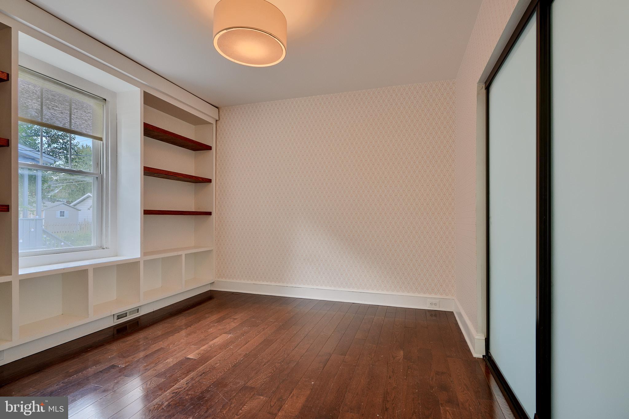 606 Murdock Road Baltimore, MD 21212 - Photo 24 of 60 Main Level Primary Bedroom