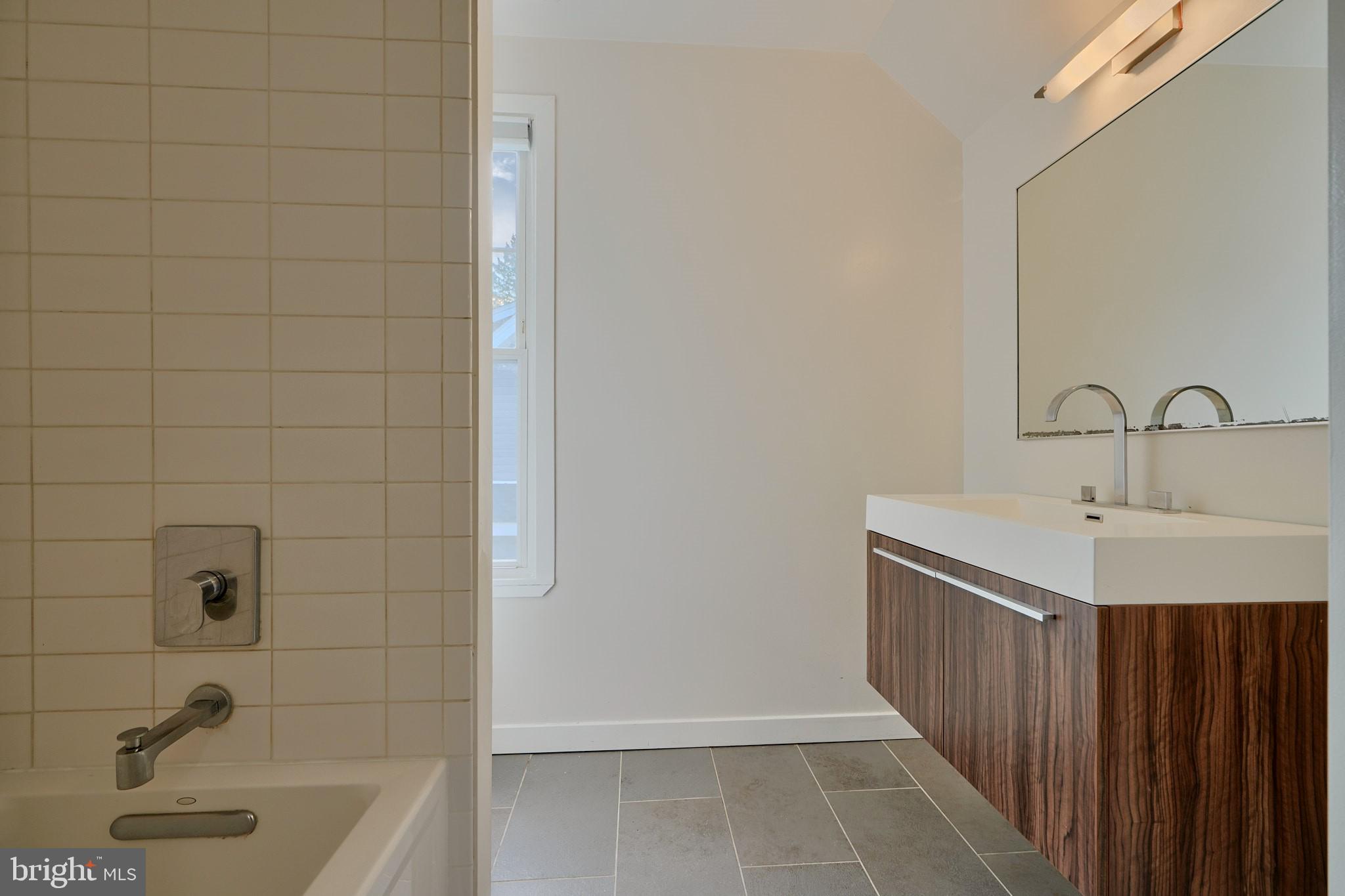 606 Murdock Road Baltimore, MD 21212 - Photo 45 of 60 Upper Level Hall Bath