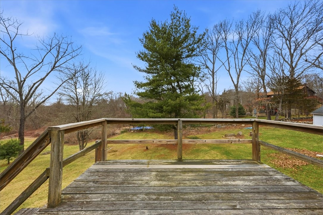 7 Brookview Court Westerly, RI 02891 - Photo 25 of 40