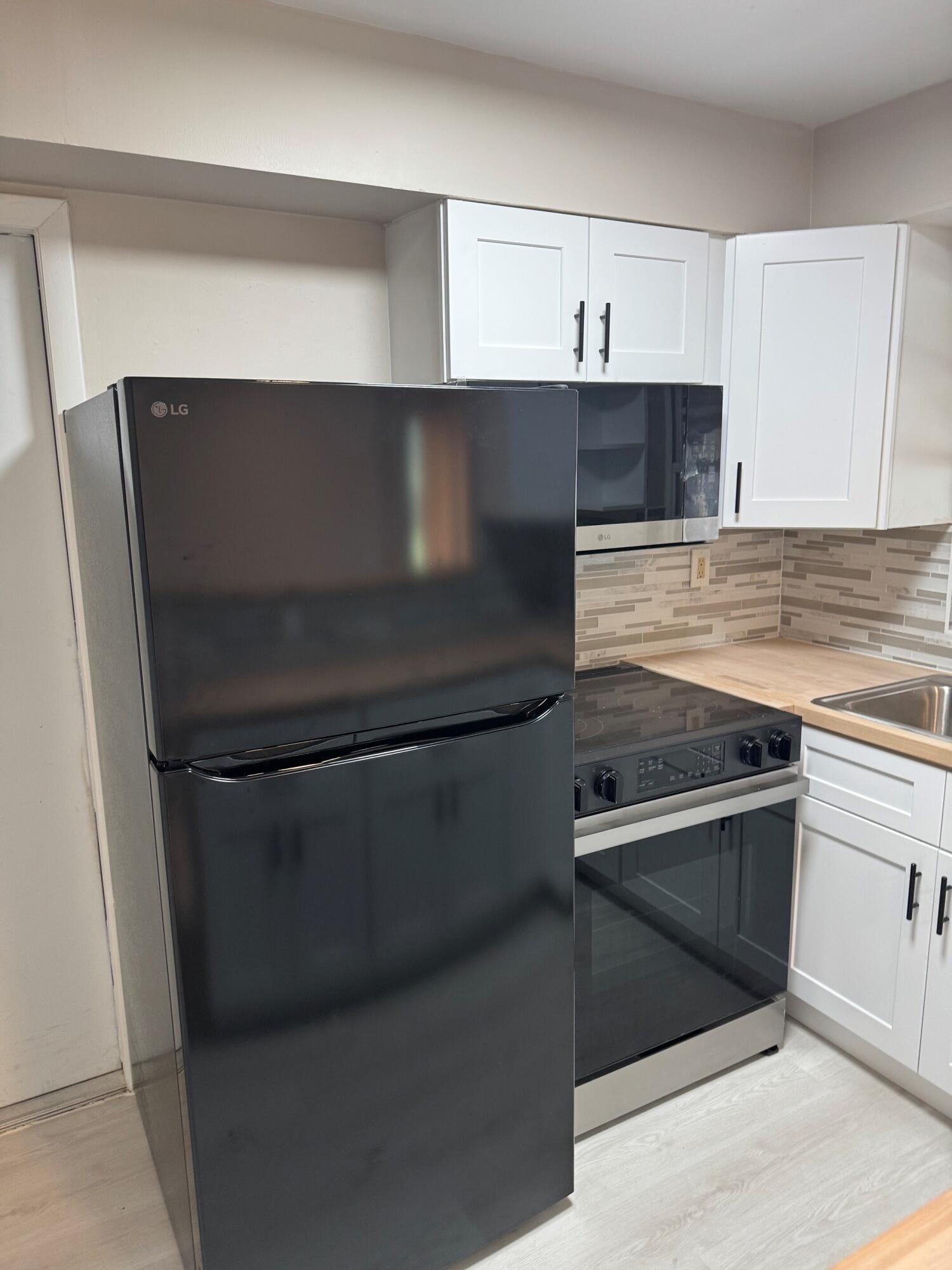 3651 Bahama Road Cabana Colony, FL 33410 - Photo 7 of 15 kitchen3