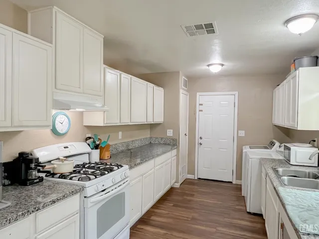 $325,000 | Undisclosed Address, Bakersfield, CA 93305